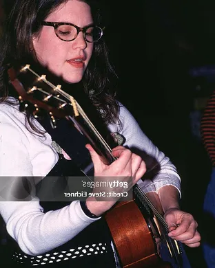 Lisa Loeb Raleigh