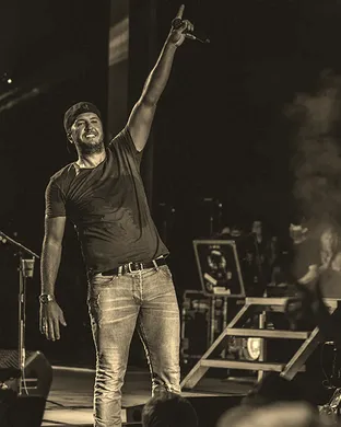 Luke Bryan Raleigh